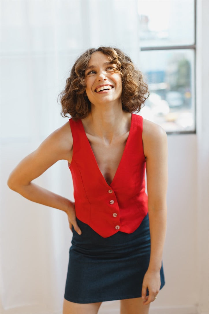Dianne vest red